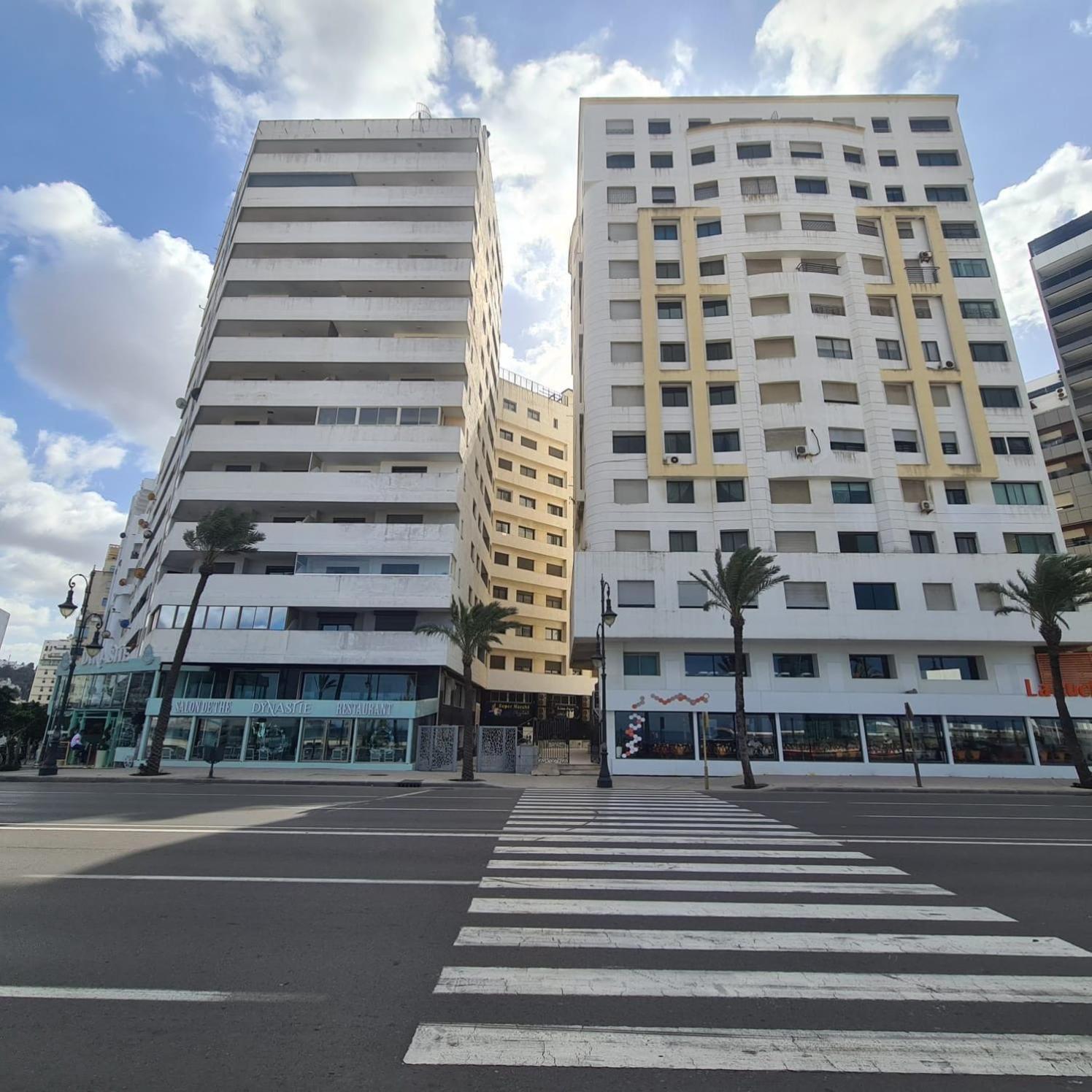 Sur La Corniche Tanger